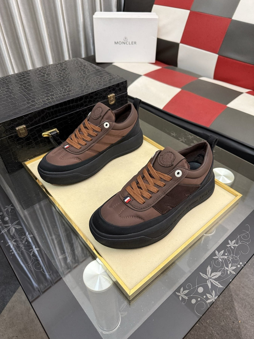 微商相册测试鞋子-Moncler Dark Brown and Black Low-Top Sneakers — front